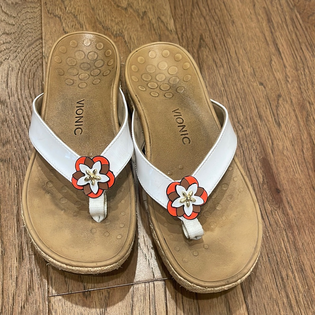 Vionic White Sandals Euc